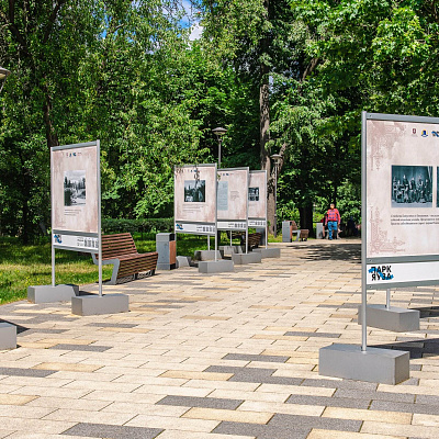 Фотовыставка "300 лет Истории храма Ризоположения в Леонове"